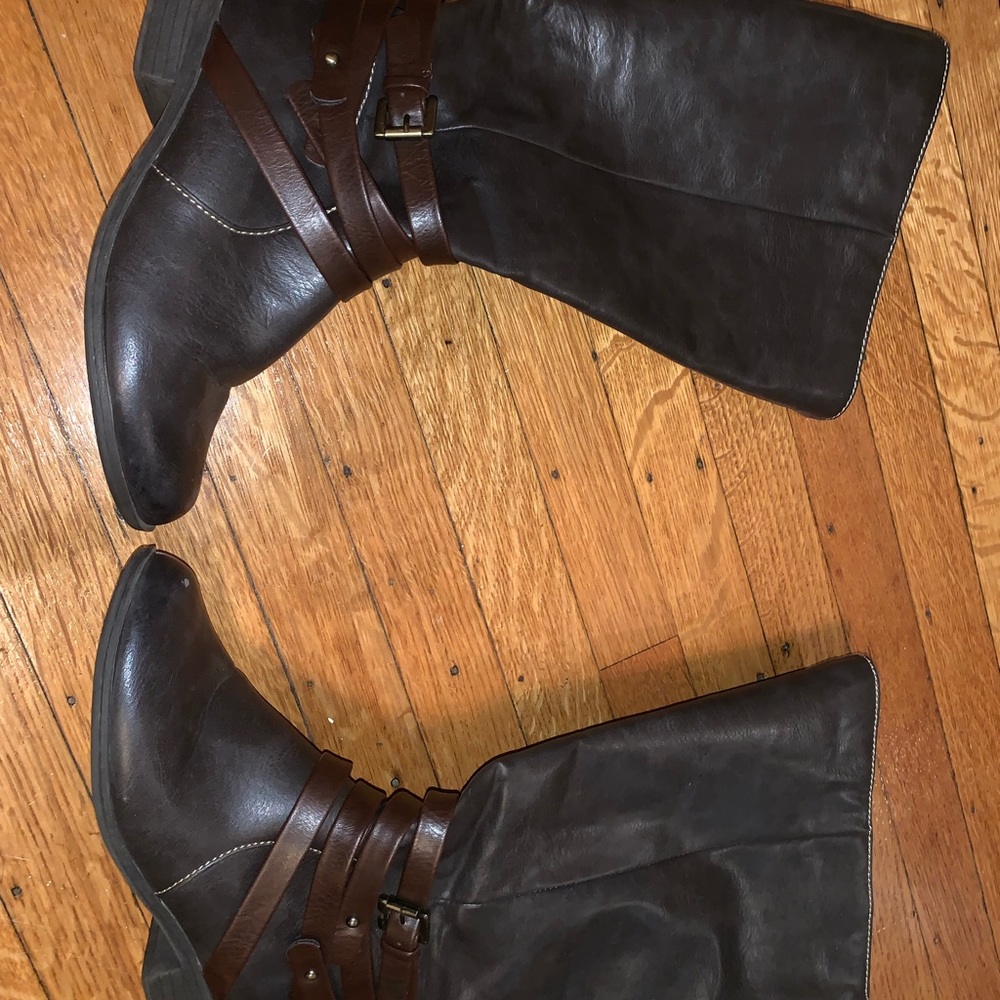 Multi strap boots